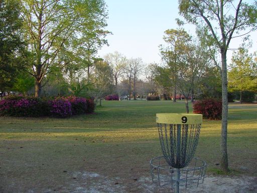 Basket view of Hole #9 (#18) at Park Circle Disc Golf Course.